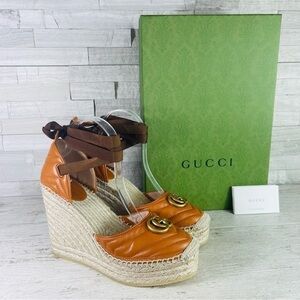 GUCCI SZ 40 Nappa Matelasse GG Marmont Ankle Wrap Espadrille Wedge Cognac